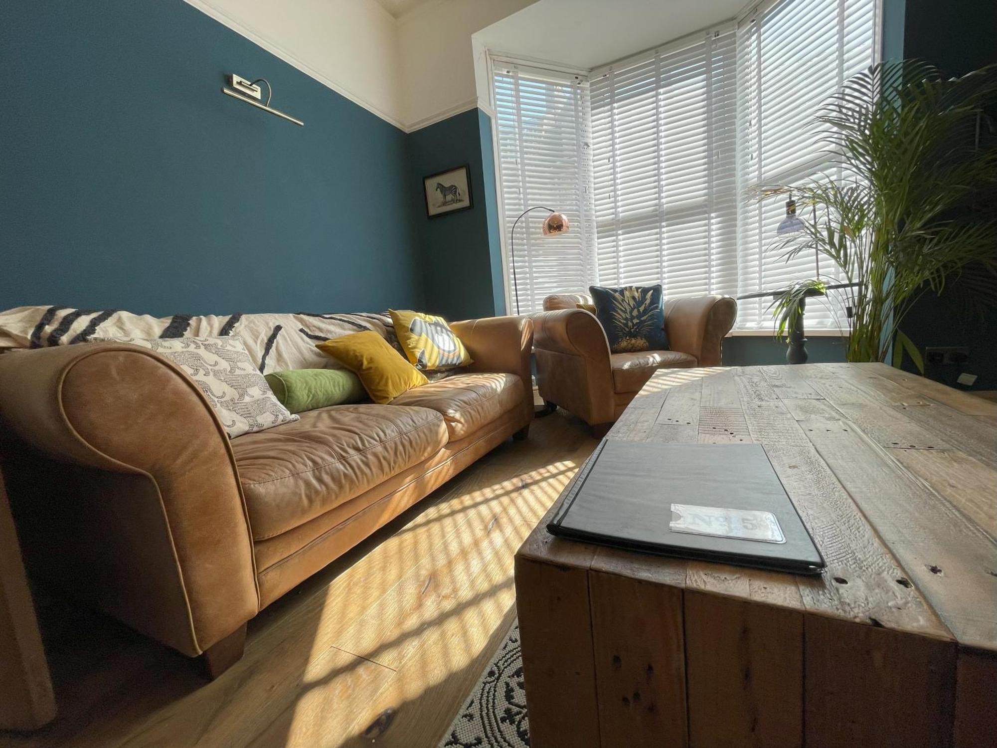 Stylish 5-Bedroom House Near Tunnels Beach 일프러컴 외부 사진